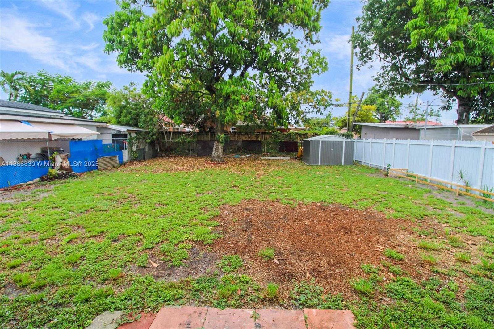 Small Image of 466 EAST 19TH ST, Hialeah Number 4