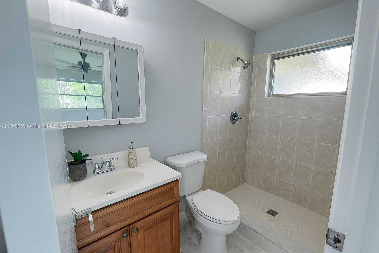 Small Image of 2601 NORTH WEST 53RD ST, Tamarac Number 7