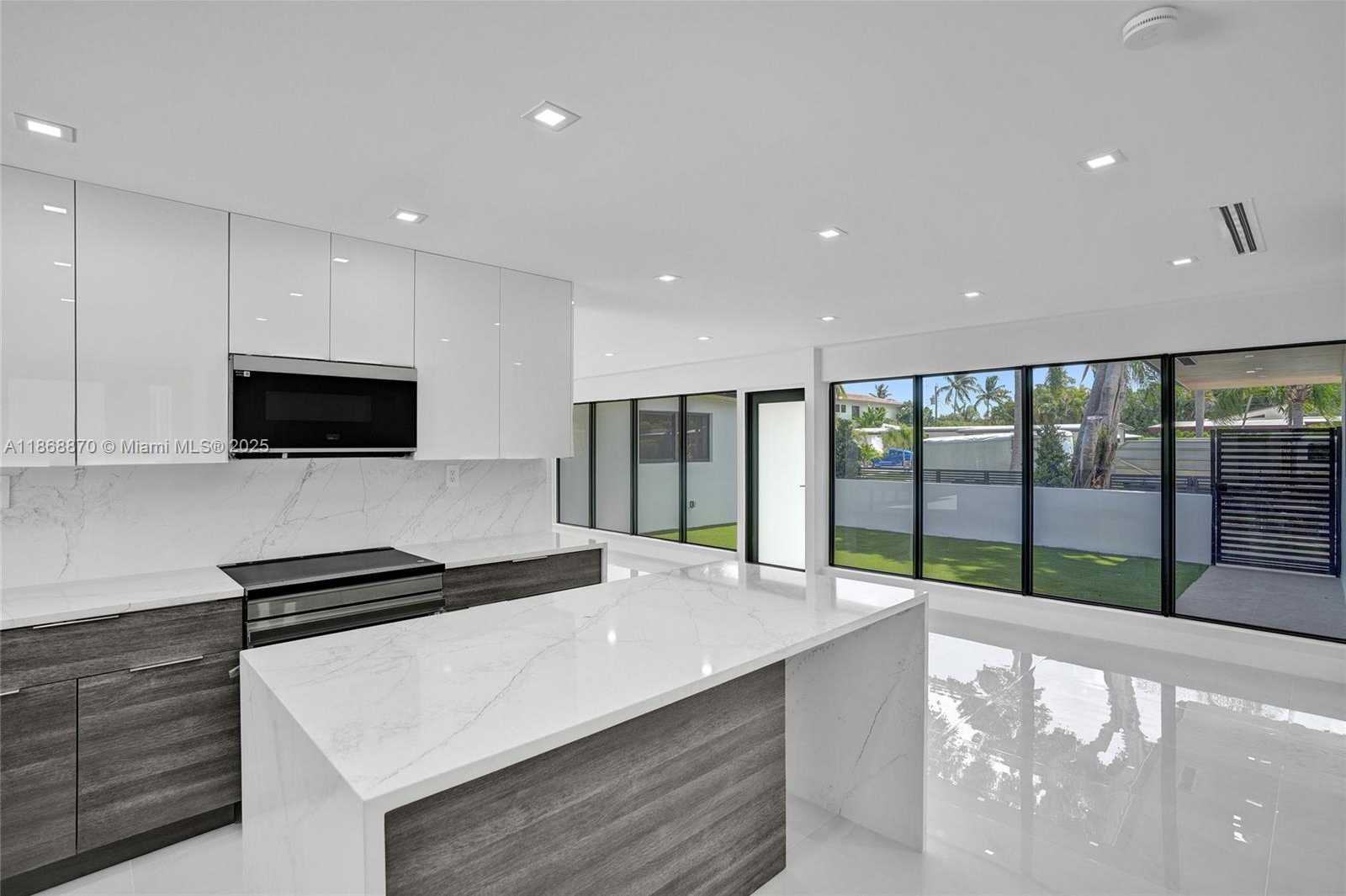 Small Image of 1931 NORTH EAST 186TH DR, North Miami Beach Number 11