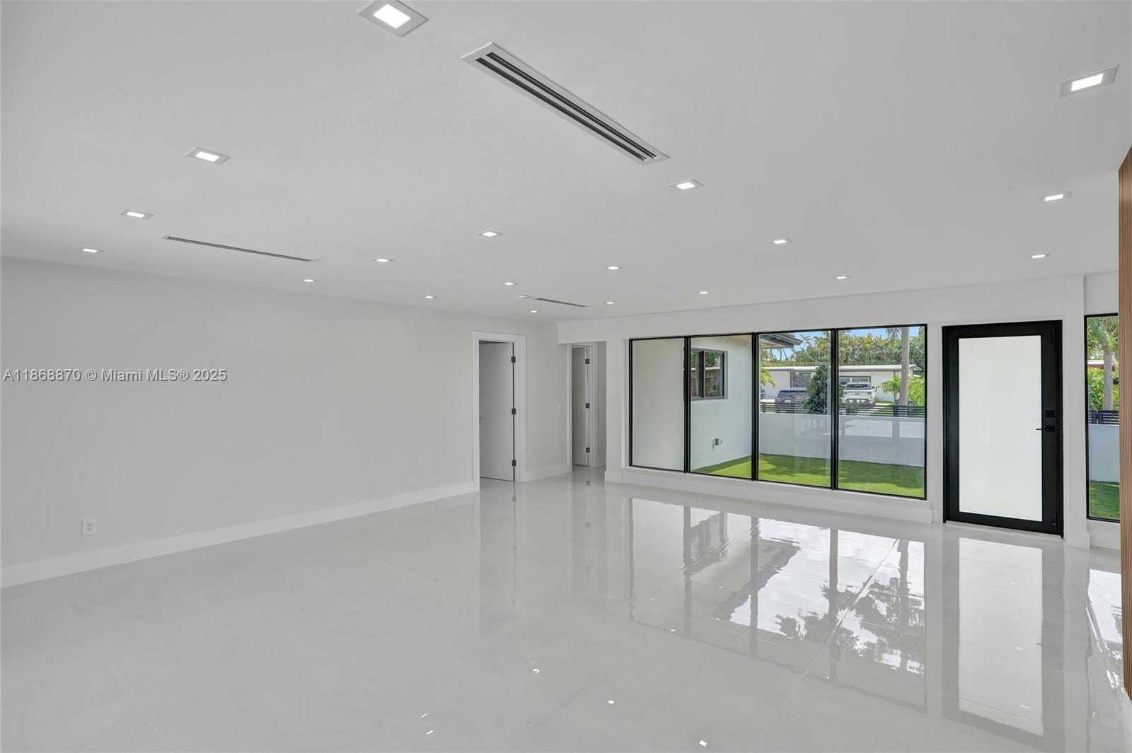 Small Image of 1931 NORTH EAST 186TH DR, North Miami Beach Number 15