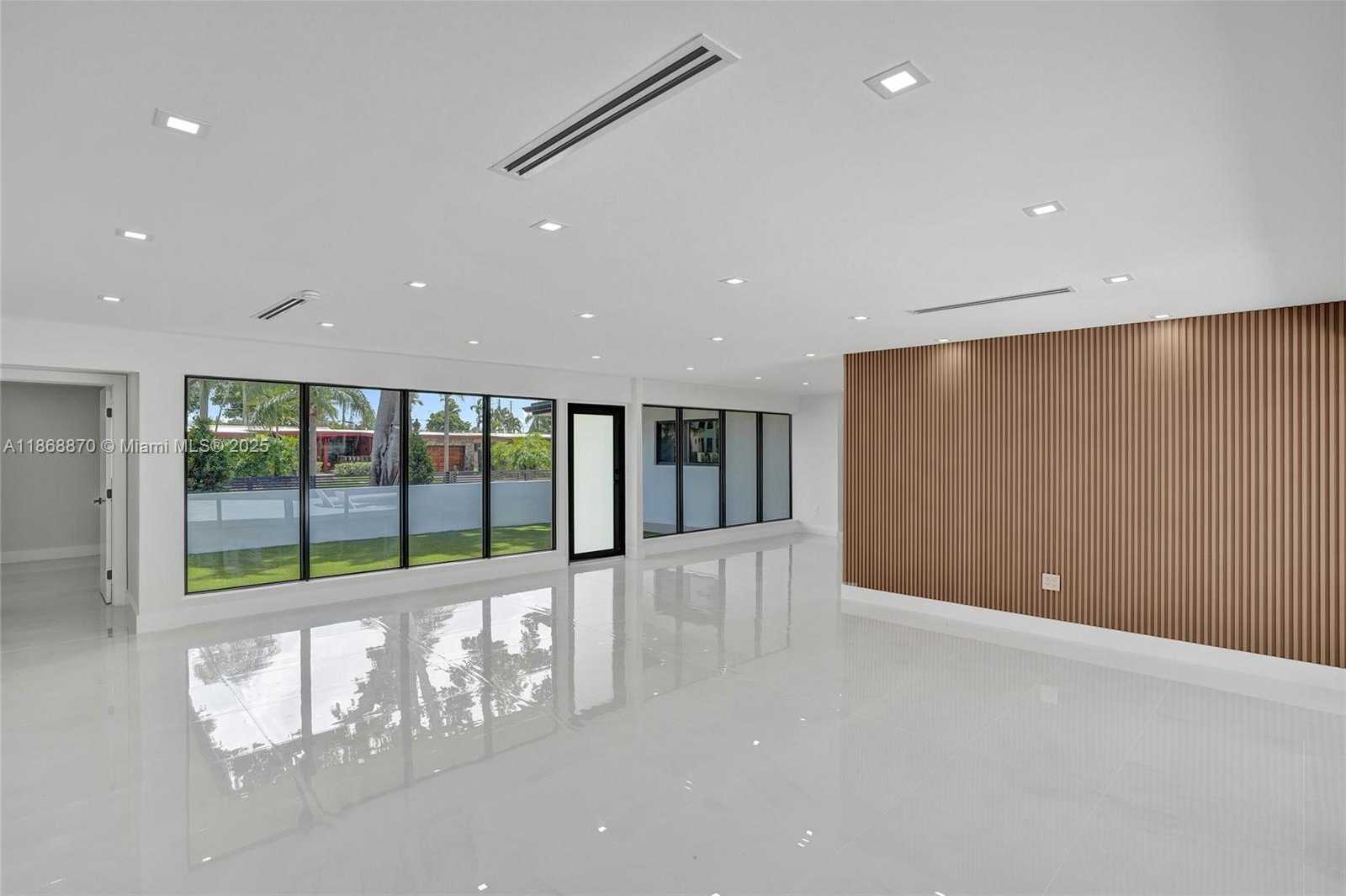 Small Image of 1931 NORTH EAST 186TH DR, North Miami Beach Number 16