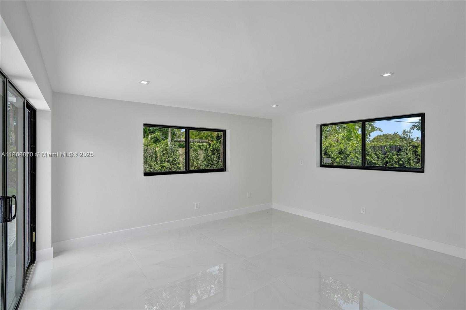 Small Image of 1931 NORTH EAST 186TH DR, North Miami Beach Number 27