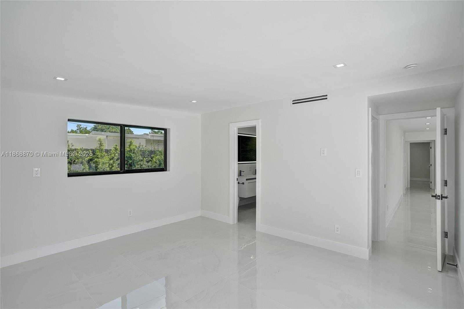 Small Image of 1931 NORTH EAST 186TH DR, North Miami Beach Number 28