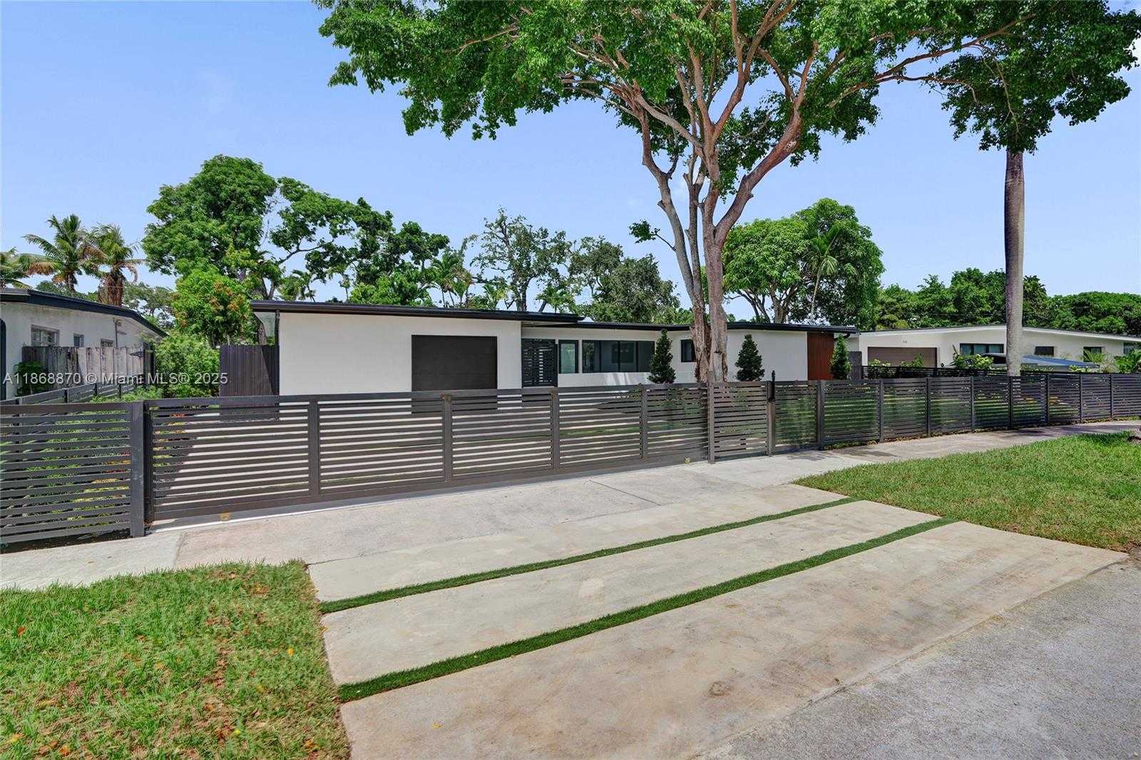 Small Image of 1931 NORTH EAST 186TH DR, North Miami Beach Number 7