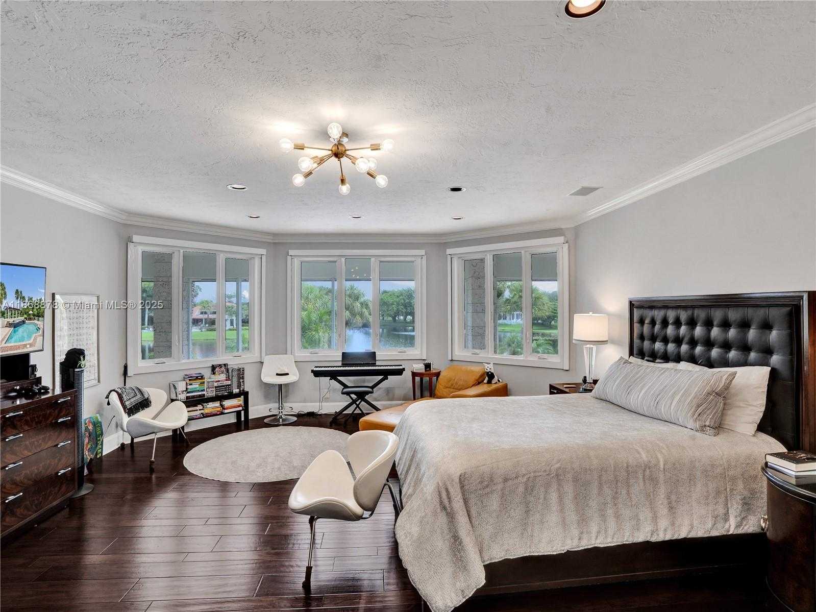 Small Image of 2950 SURREY LANE, Weston Number 22