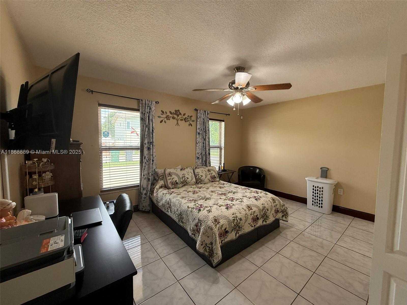 Small Image of 13256 SOUTH WEST 276TH LN, Homestead Number 9