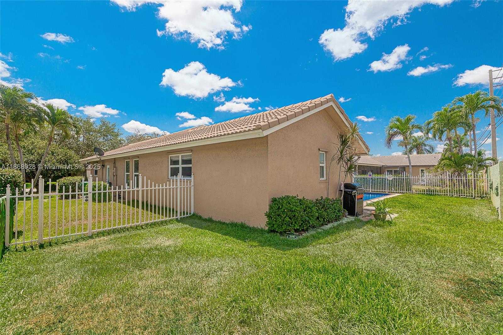 Small Image of 7105 NORTH WEST 45TH ST, Coral Springs Number 33