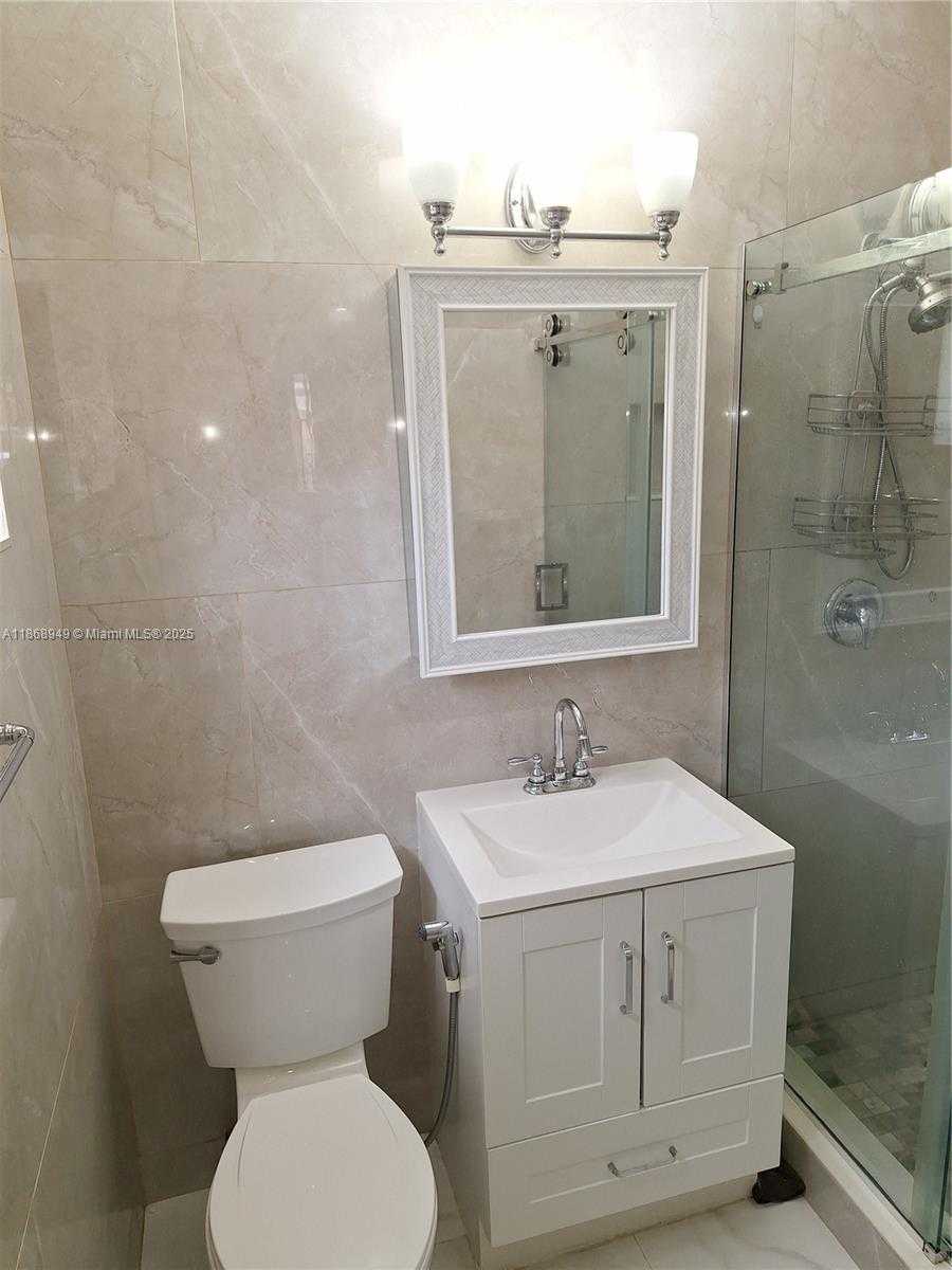 Small Image of 7561 MERIDIAN ST, Miramar Number 13