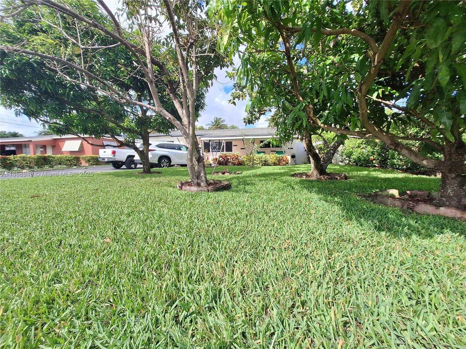 Small Image of 7561 MERIDIAN ST, Miramar Number 22