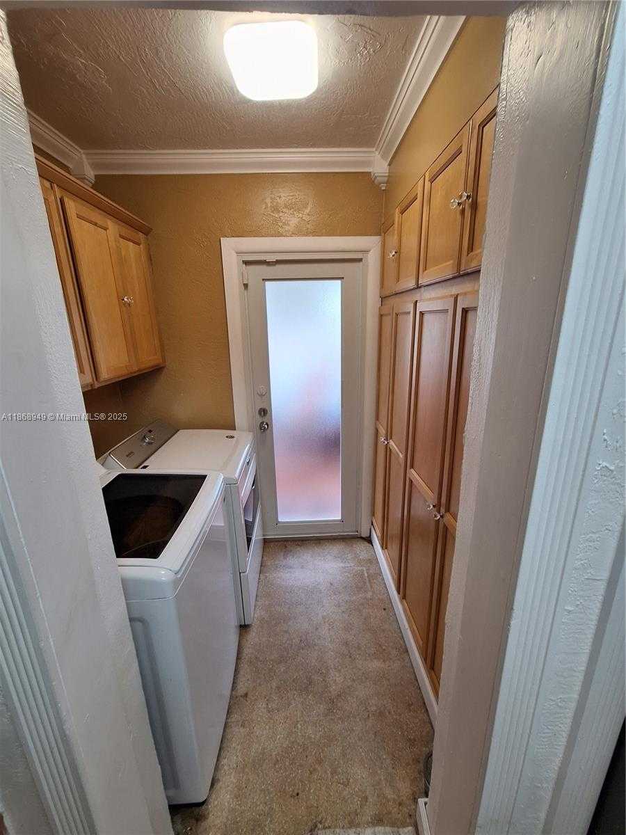 Small Image of 7561 MERIDIAN ST, Miramar Number 7