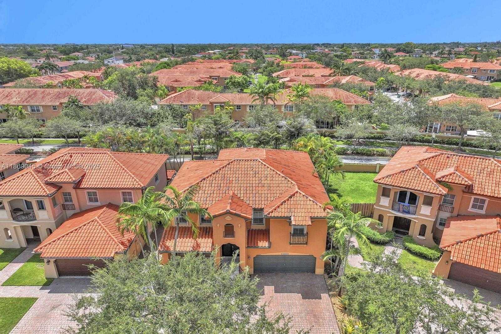 Small Image of 15244 SOUTH WEST 29TH TER, Miami Number 3