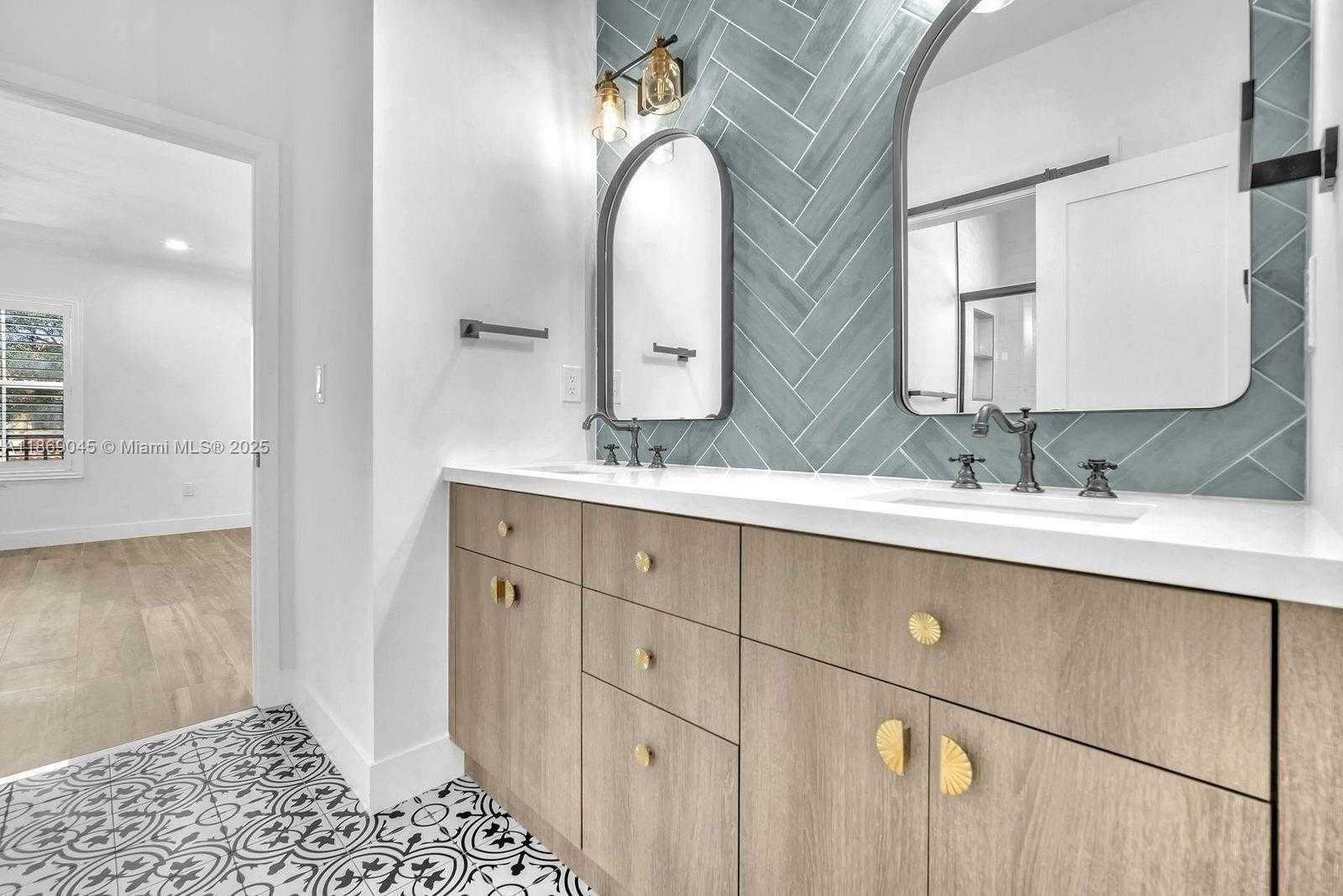 Small Image of 15244 SOUTH WEST 29TH TER, Miami Number 37