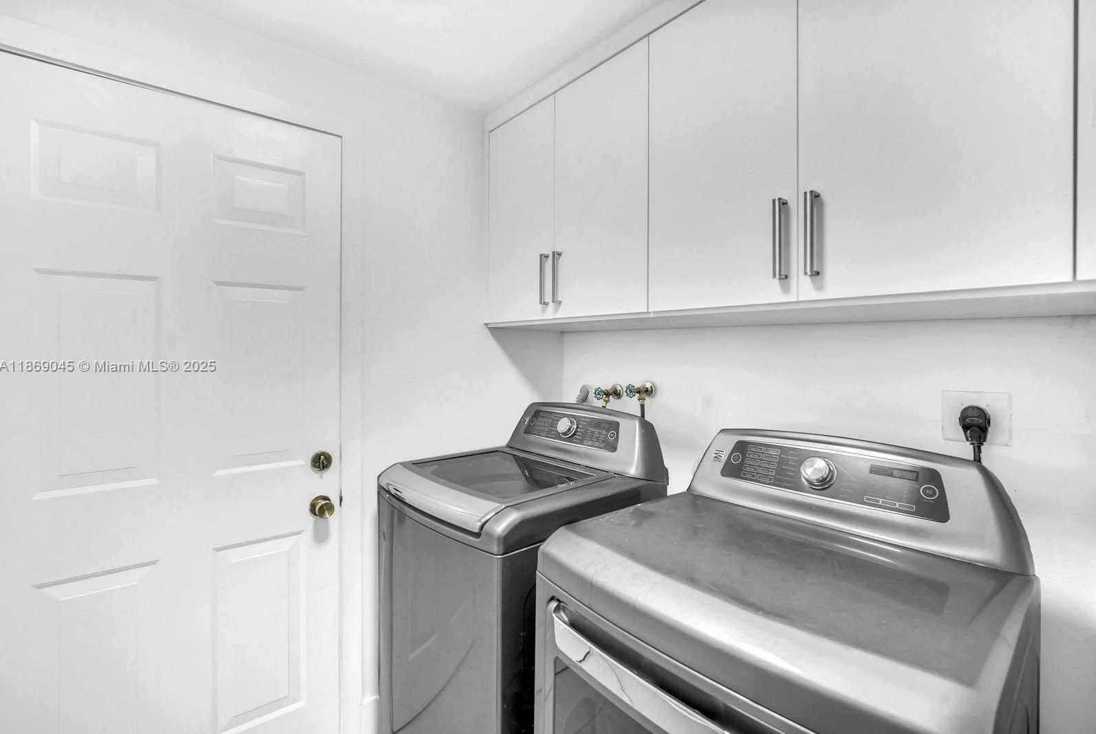 Small Image of 15244 SOUTH WEST 29TH TER, Miami Number 47