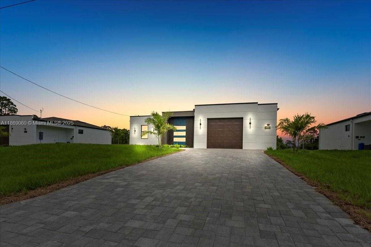 Small Image of 729 COLYER ST E, Lehigh Acres Number 2
