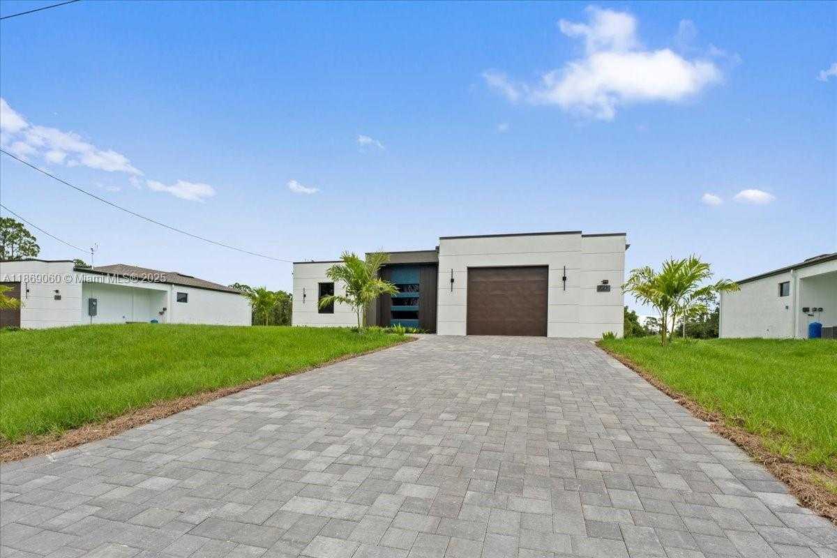 Small Image of 729 COLYER ST E, Lehigh Acres Number 3