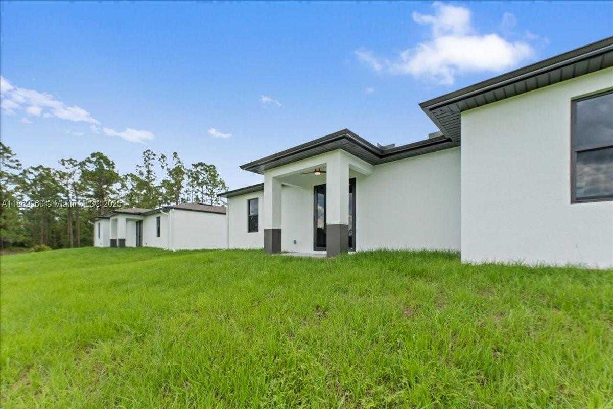Small Image of 729 COLYER ST E, Lehigh Acres Number 35
