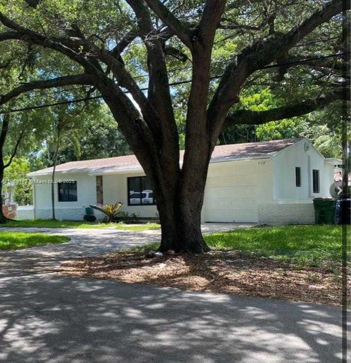 Small Image of 13236 NORTH EAST 4TH AVE, North Miami Number 2