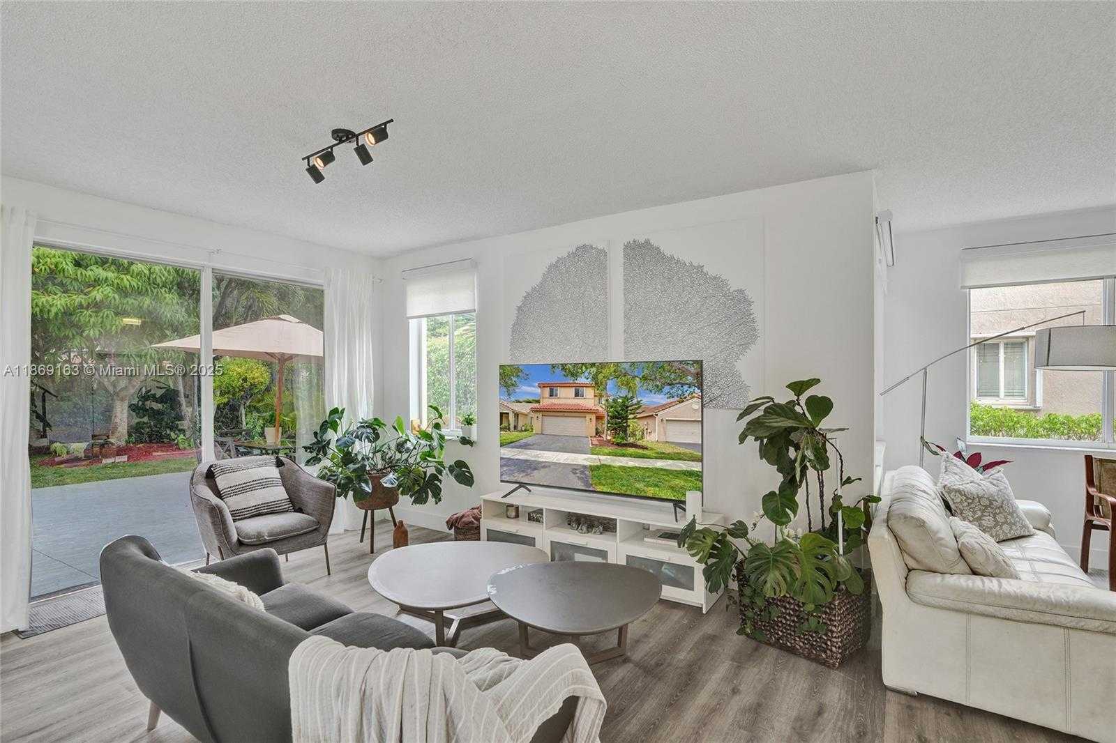 Small Image of 1381 SAGO LN, Weston Number 10