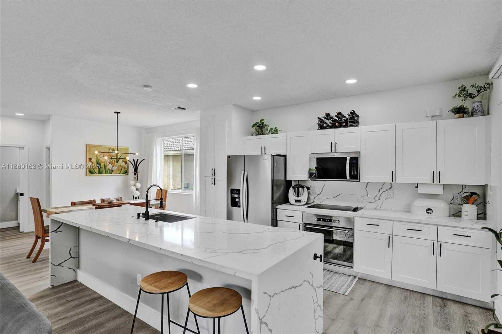 Small Image of 1381 SAGO LN, Weston Number 11