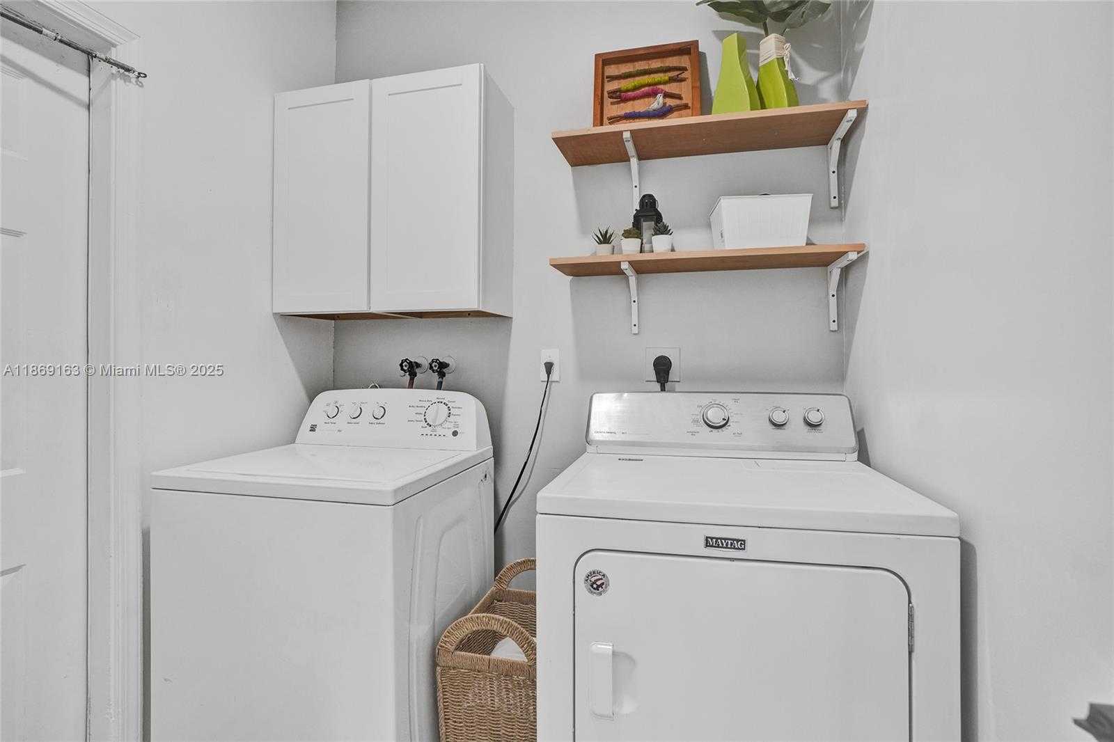 Small Image of 1381 SAGO LN, Weston Number 15
