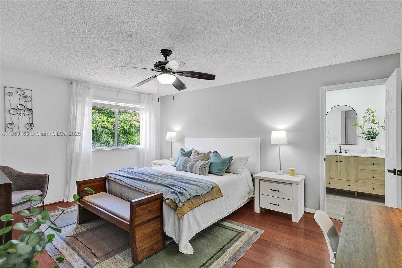 Small Image of 1381 SAGO LN, Weston Number 23