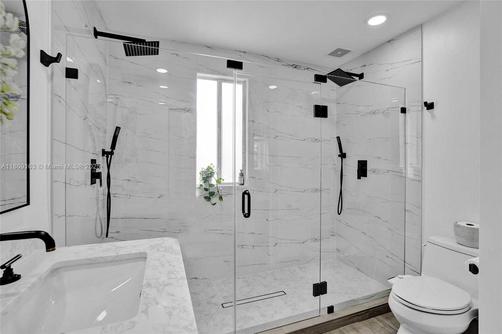 Small Image of 1381 SAGO LN, Weston Number 26