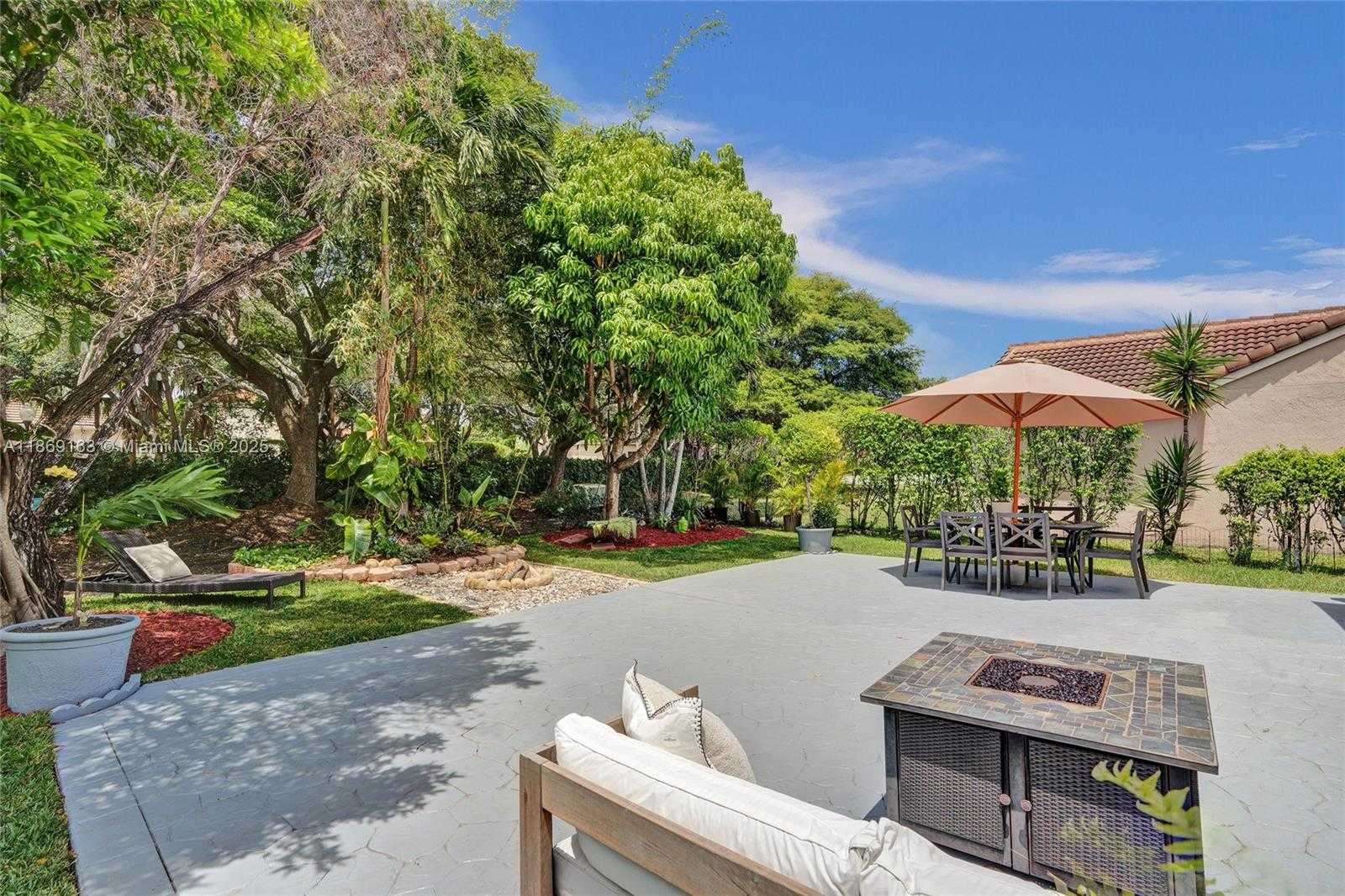 Small Image of 1381 SAGO LN, Weston Number 31