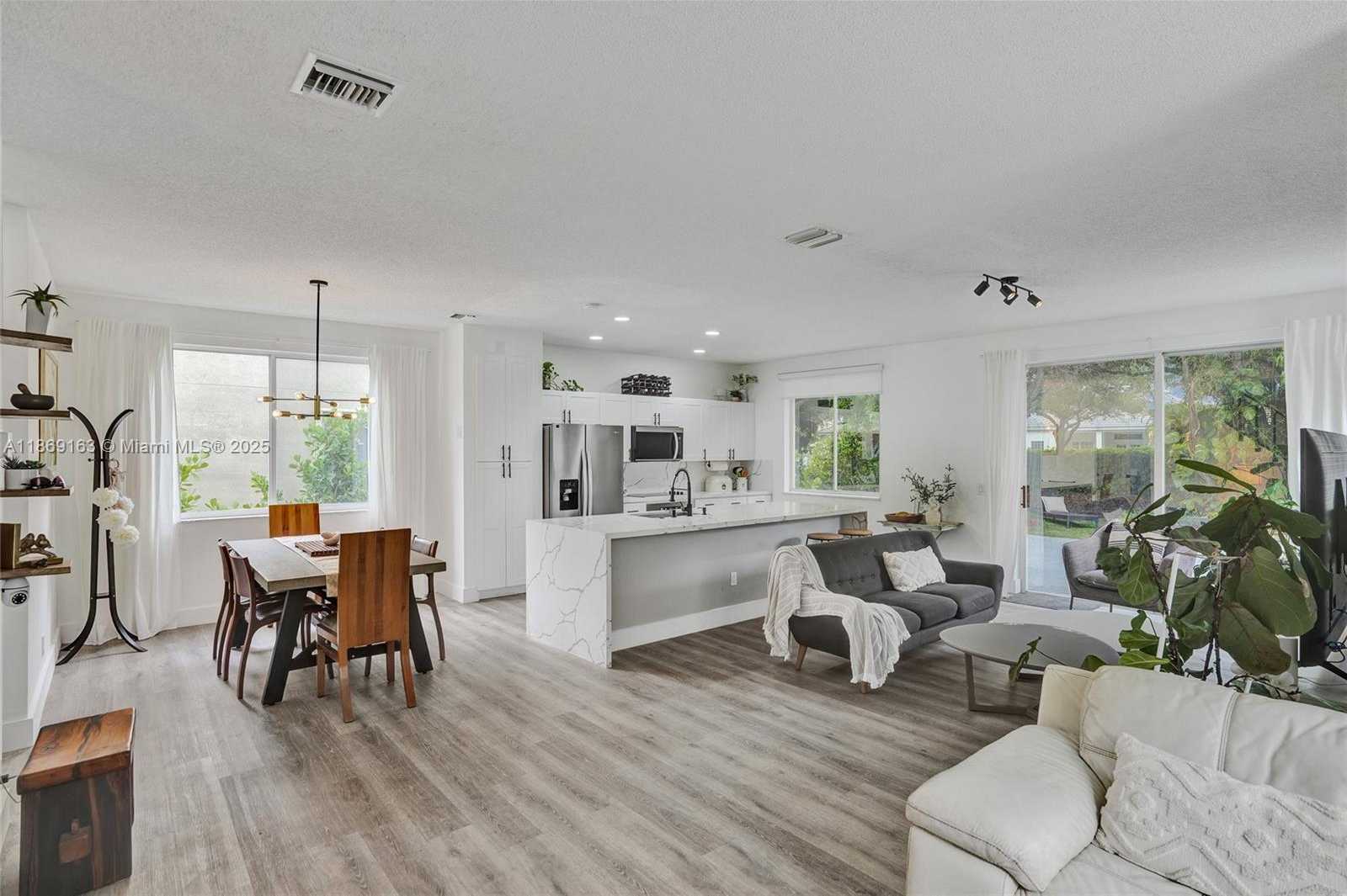 Small Image of 1381 SAGO LN, Weston Number 7