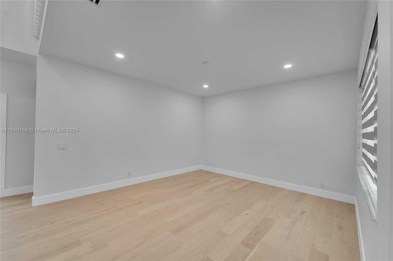 Small Image of 704 STANTON DR, Weston Number 13