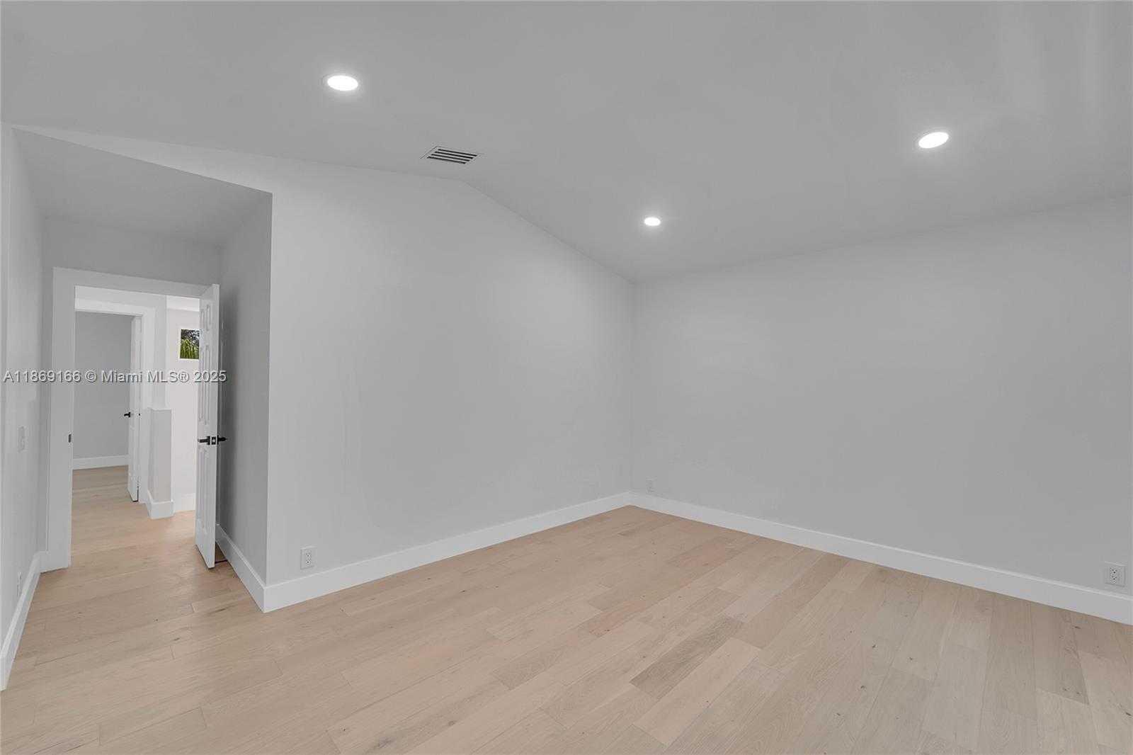 Small Image of 704 STANTON DR, Weston Number 30