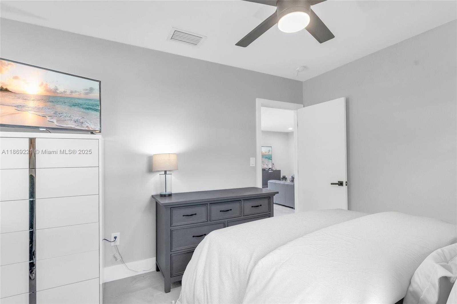 Small Image of 6490 SOUTH WEST 37TH ST, Miami Number 16