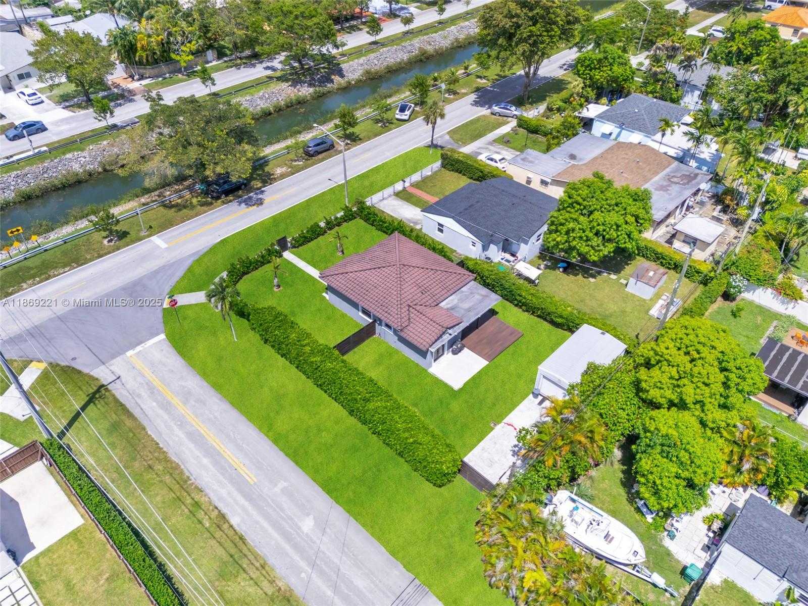 Small Image of 6490 SOUTH WEST 37TH ST, Miami Number 3