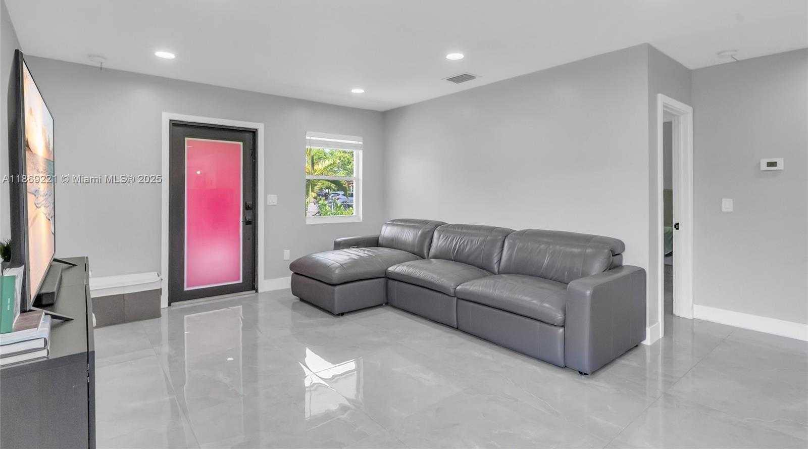 Small Image of 6490 SOUTH WEST 37TH ST, Miami Number 5