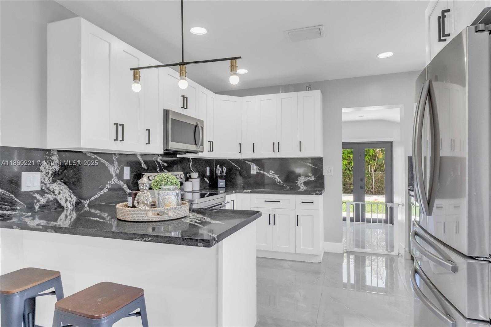 Small Image of 6490 SOUTH WEST 37TH ST, Miami Number 6