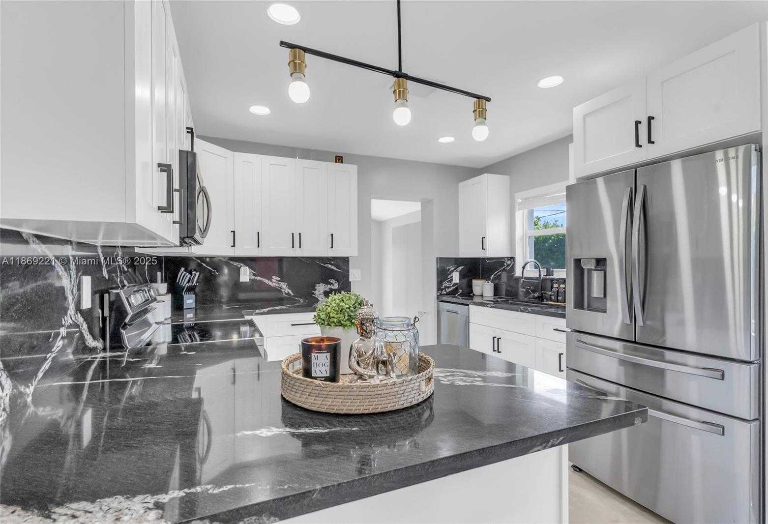 Small Image of 6490 SOUTH WEST 37TH ST, Miami Number 8
