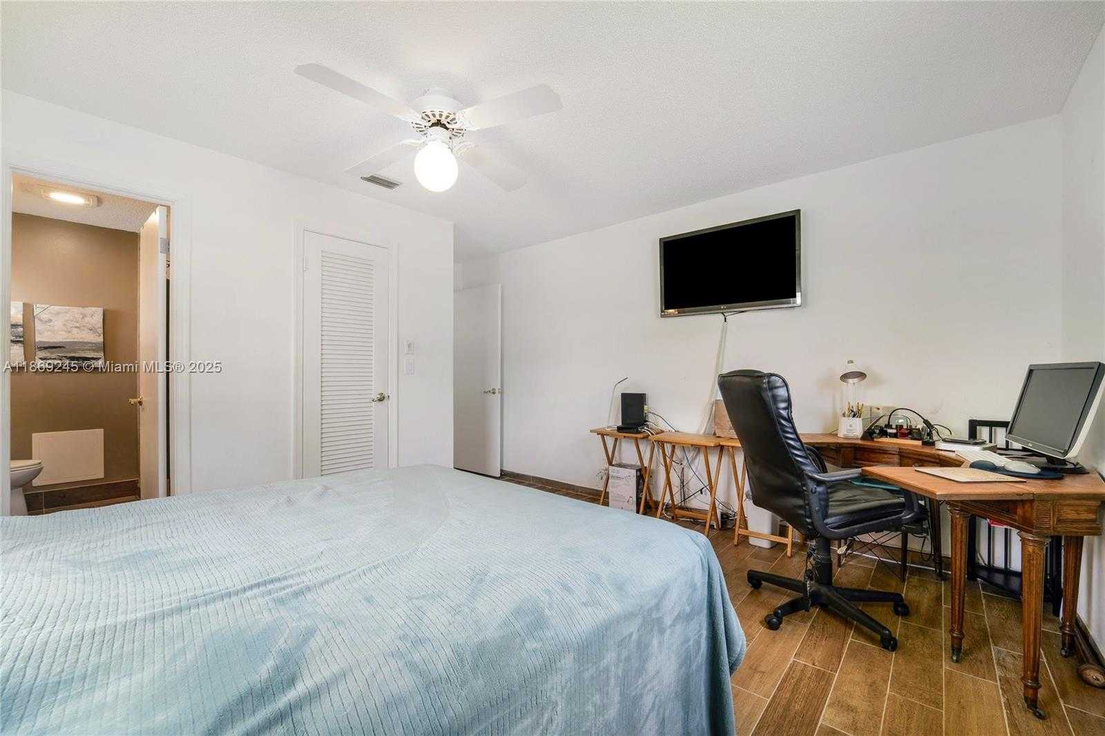 Small Image of 1441 WEST CAMPANELLI DR, Plantation Number 11