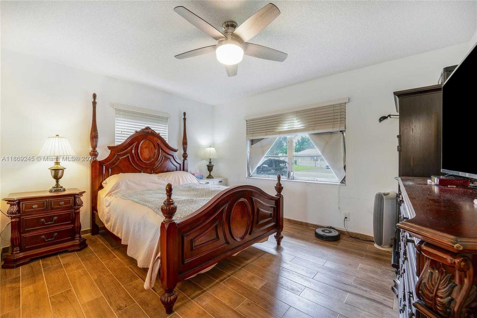 Small Image of 1441 WEST CAMPANELLI DR, Plantation Number 14