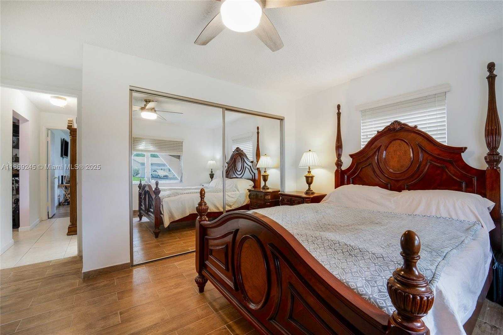 Small Image of 1441 WEST CAMPANELLI DR, Plantation Number 15