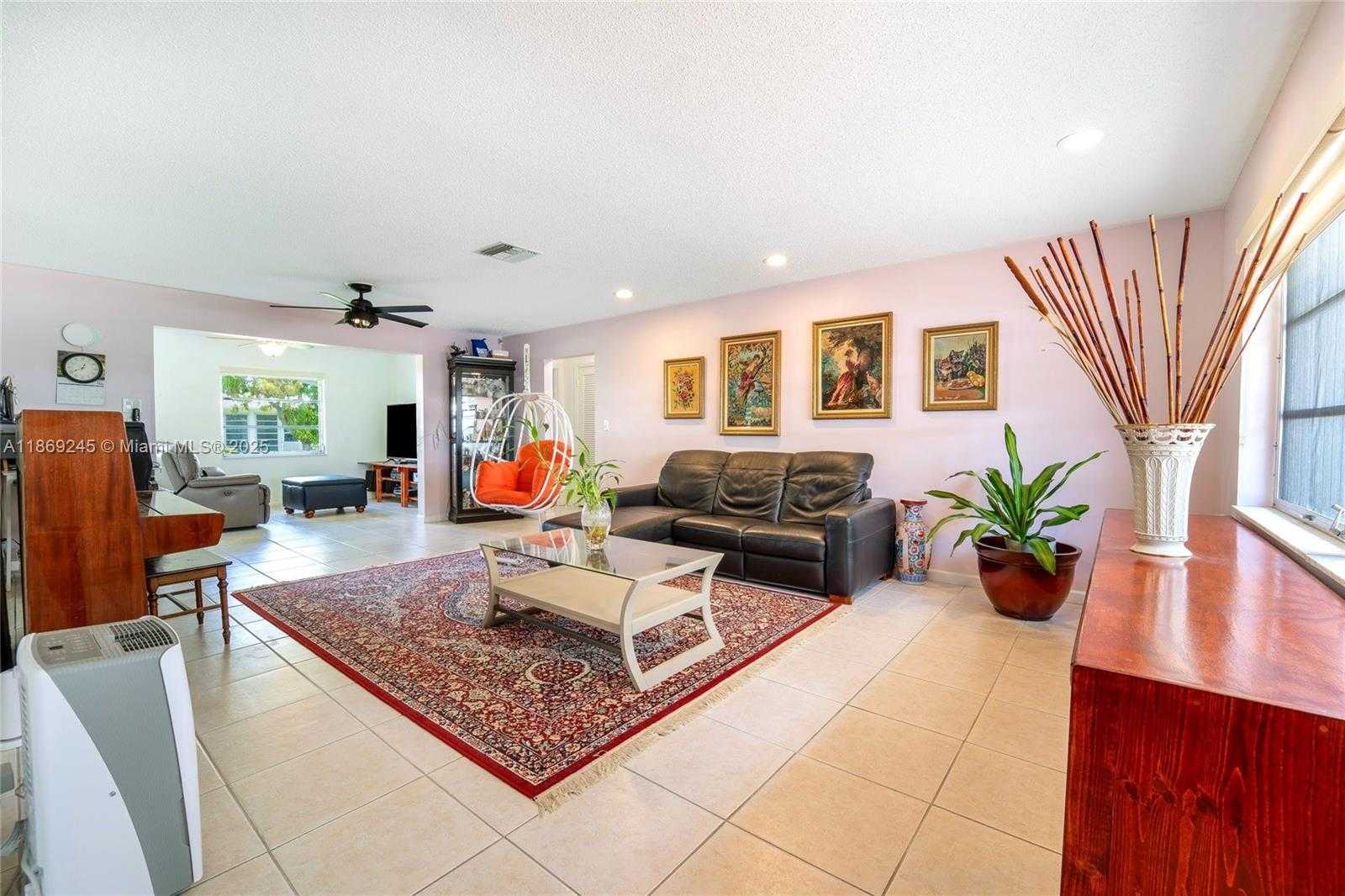Small Image of 1441 WEST CAMPANELLI DR, Plantation Number 2