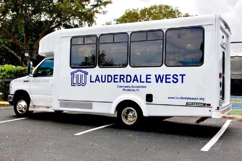 Small Image of 1441 WEST CAMPANELLI DR, Plantation Number 31