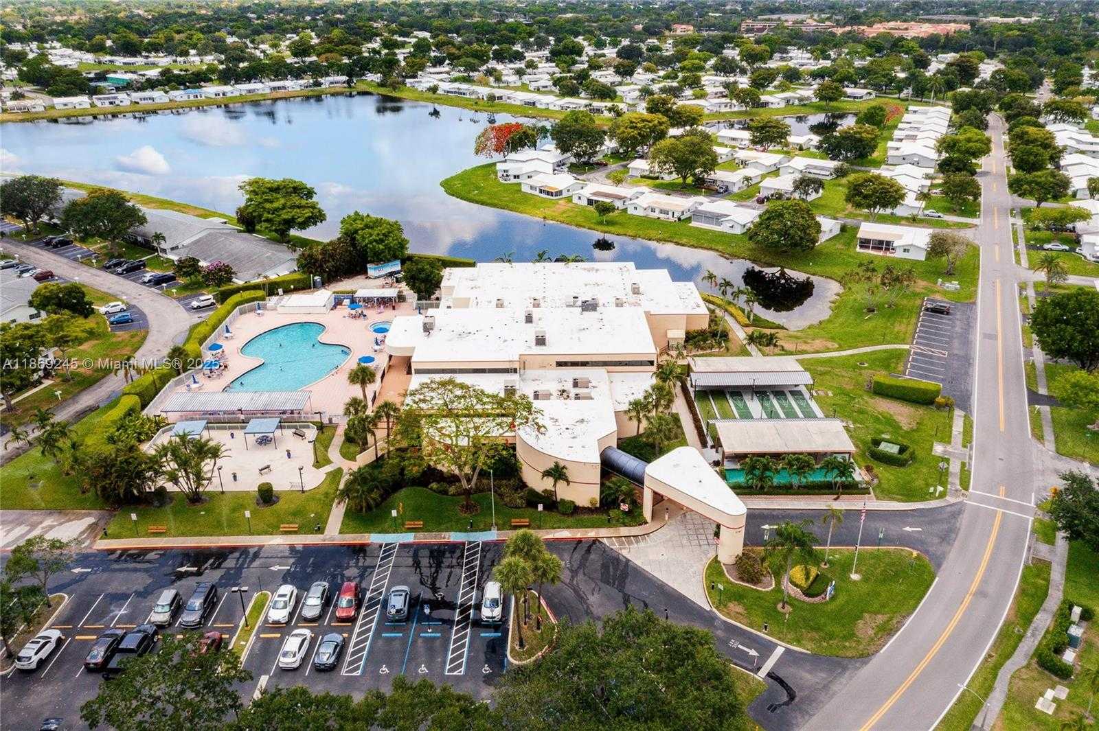 Small Image of 1441 WEST CAMPANELLI DR, Plantation Number 40
