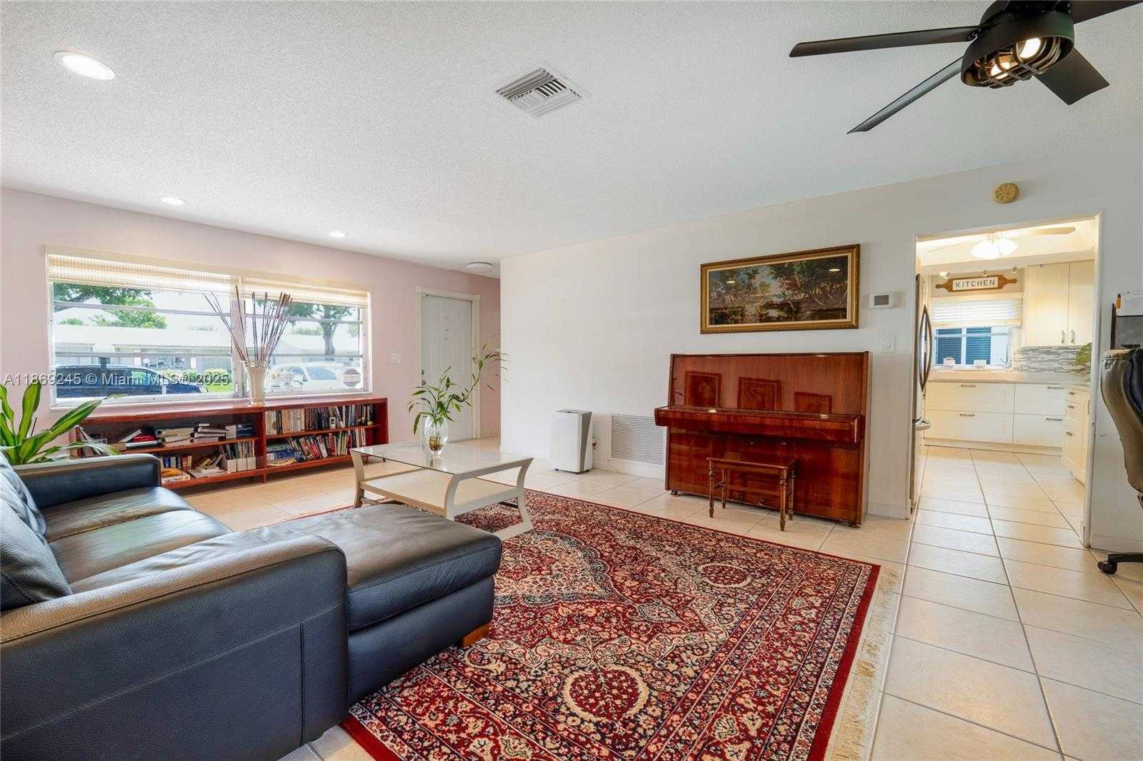 Small Image of 1441 WEST CAMPANELLI DR, Plantation Number 6