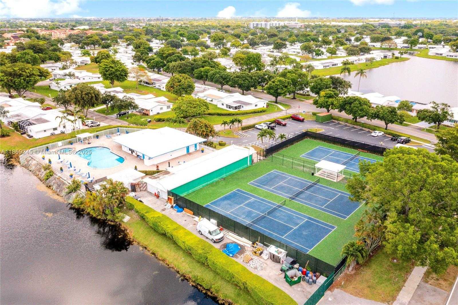 Small Image of 1441 WEST CAMPANELLI DR, Plantation Number 9
