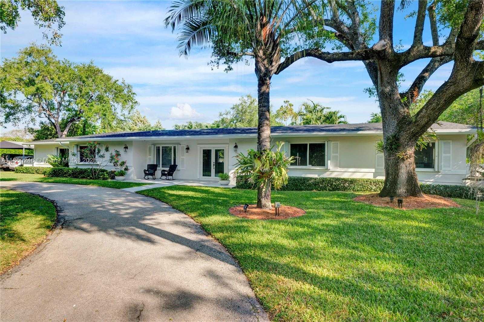 Small Image of 8741 SOUTH WEST 97TH TER, Miami Number 2