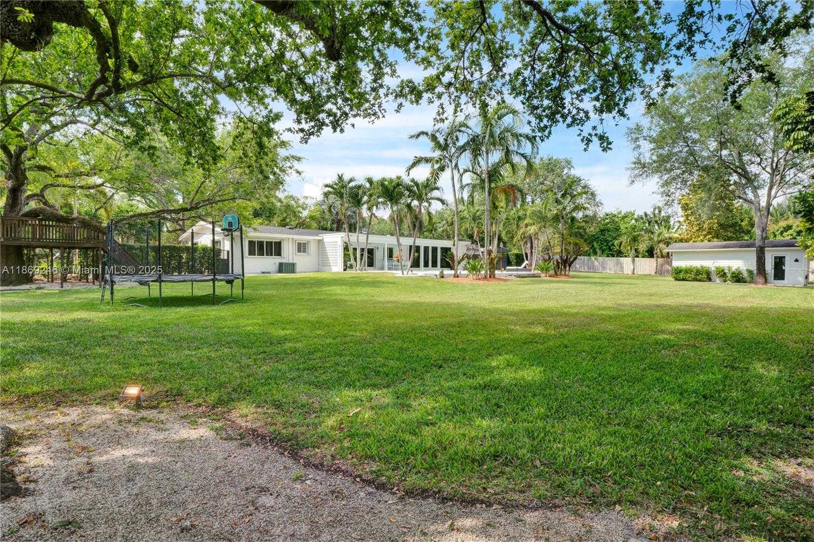 Small Image of 8741 SOUTH WEST 97TH TER, Miami Number 25