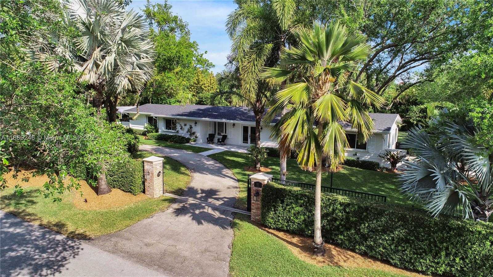 Small Image of 8741 SOUTH WEST 97TH TER, Miami Number 30