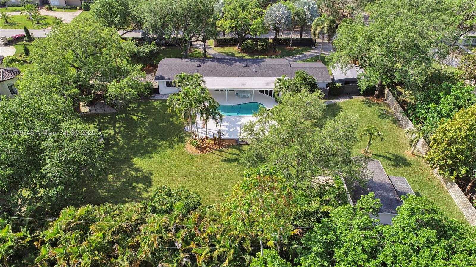 Small Image of 8741 SOUTH WEST 97TH TER, Miami Number 31