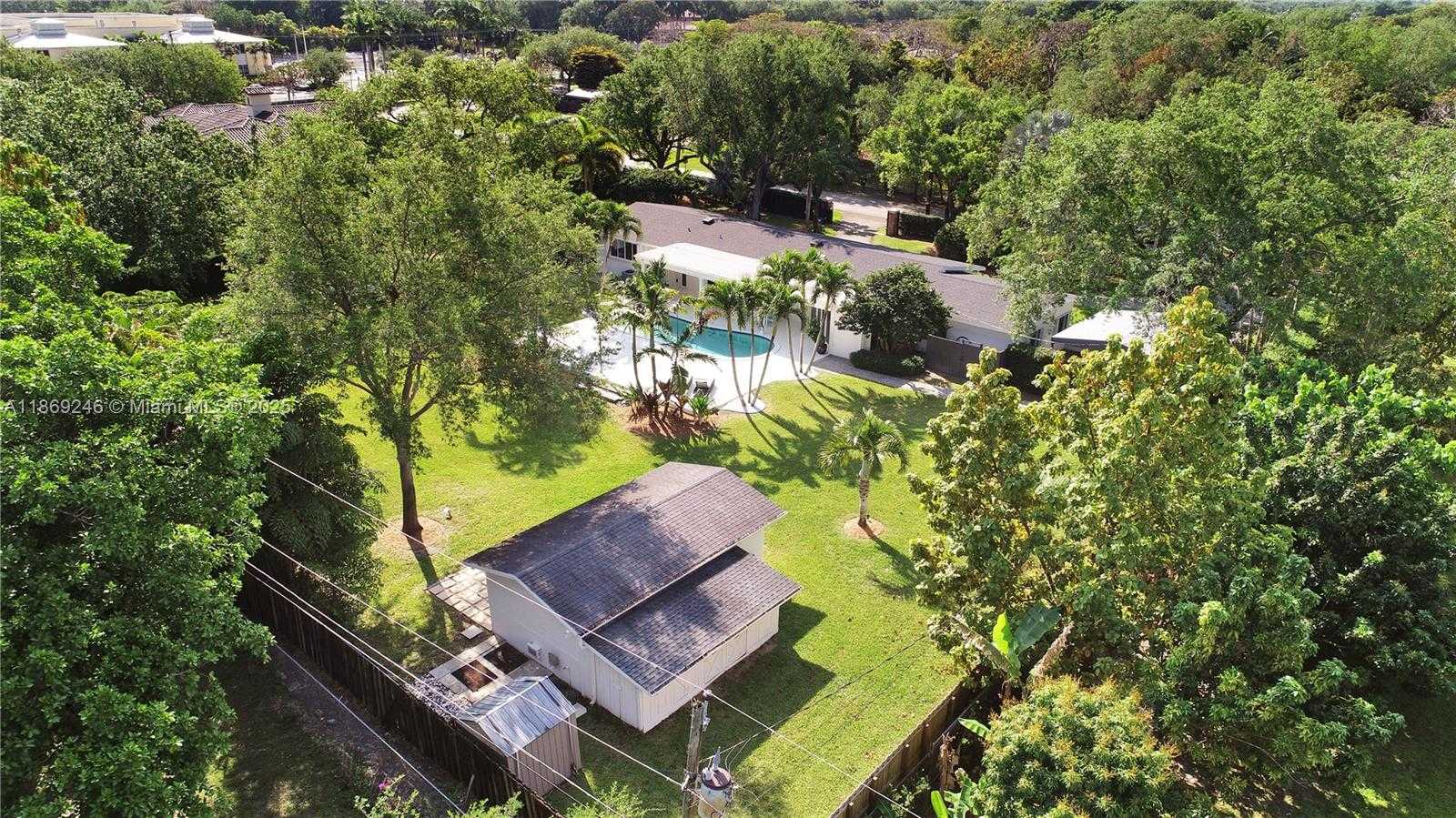 Small Image of 8741 SOUTH WEST 97TH TER, Miami Number 32