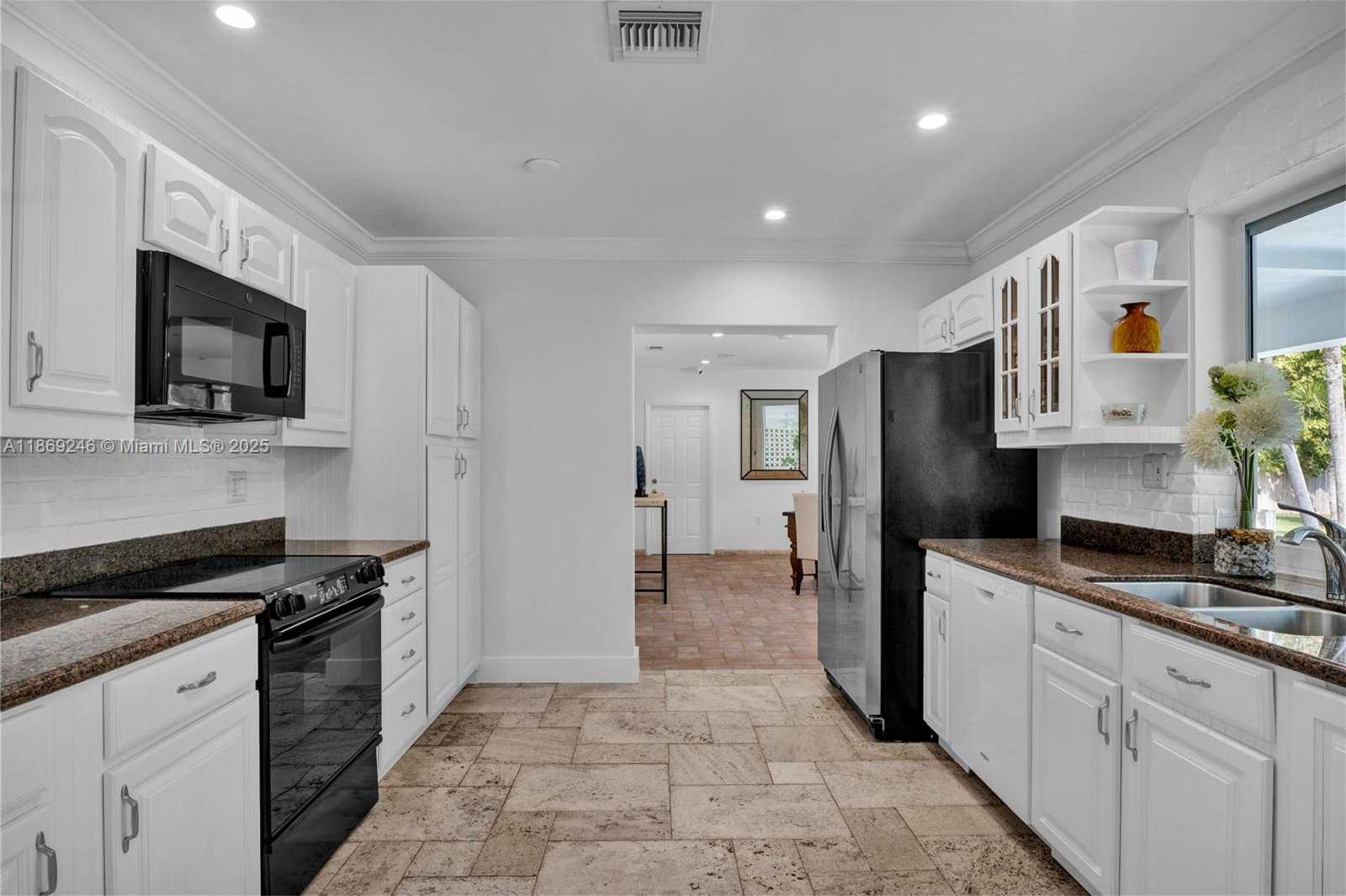 Small Image of 8741 SOUTH WEST 97TH TER, Miami Number 7