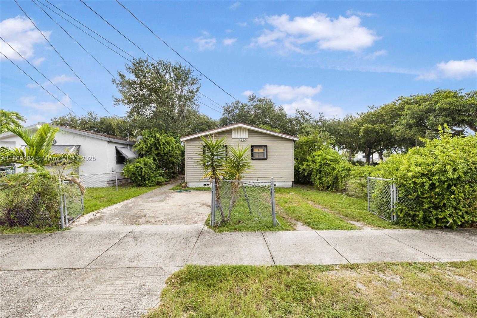 Small Image of 4510 NORTH WEST 33RD AVE, Miami Number 2